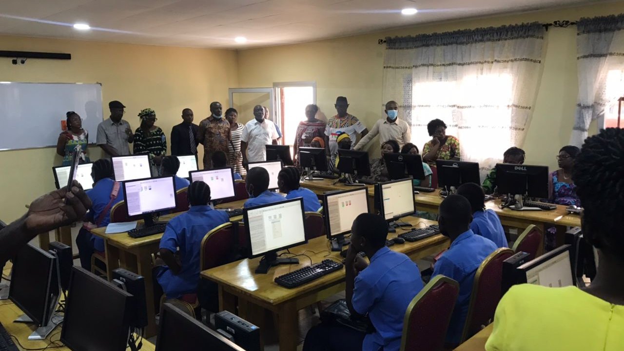 Visite des installations par la ministre